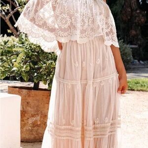 Elegant Lace Off-shoulder Pleated Maxi Dress main image 1